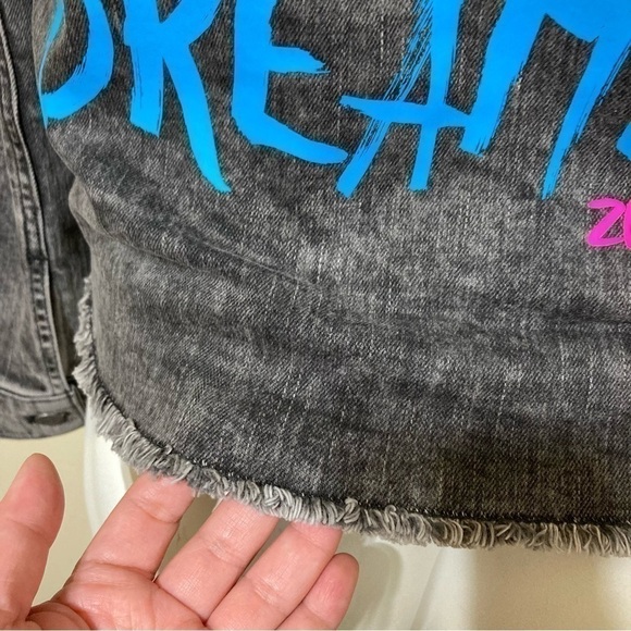 ZUMBA grey denim jacket Medium “Babe” “superstar” “warrior” “dreamer” NWT - Picture 11 of 12